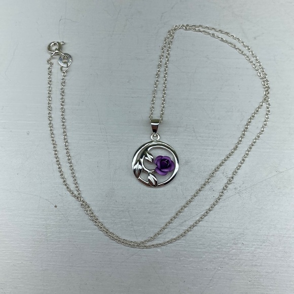 Vintage Jewelry - Sterling Silver Purple Violet Pendant Necklace